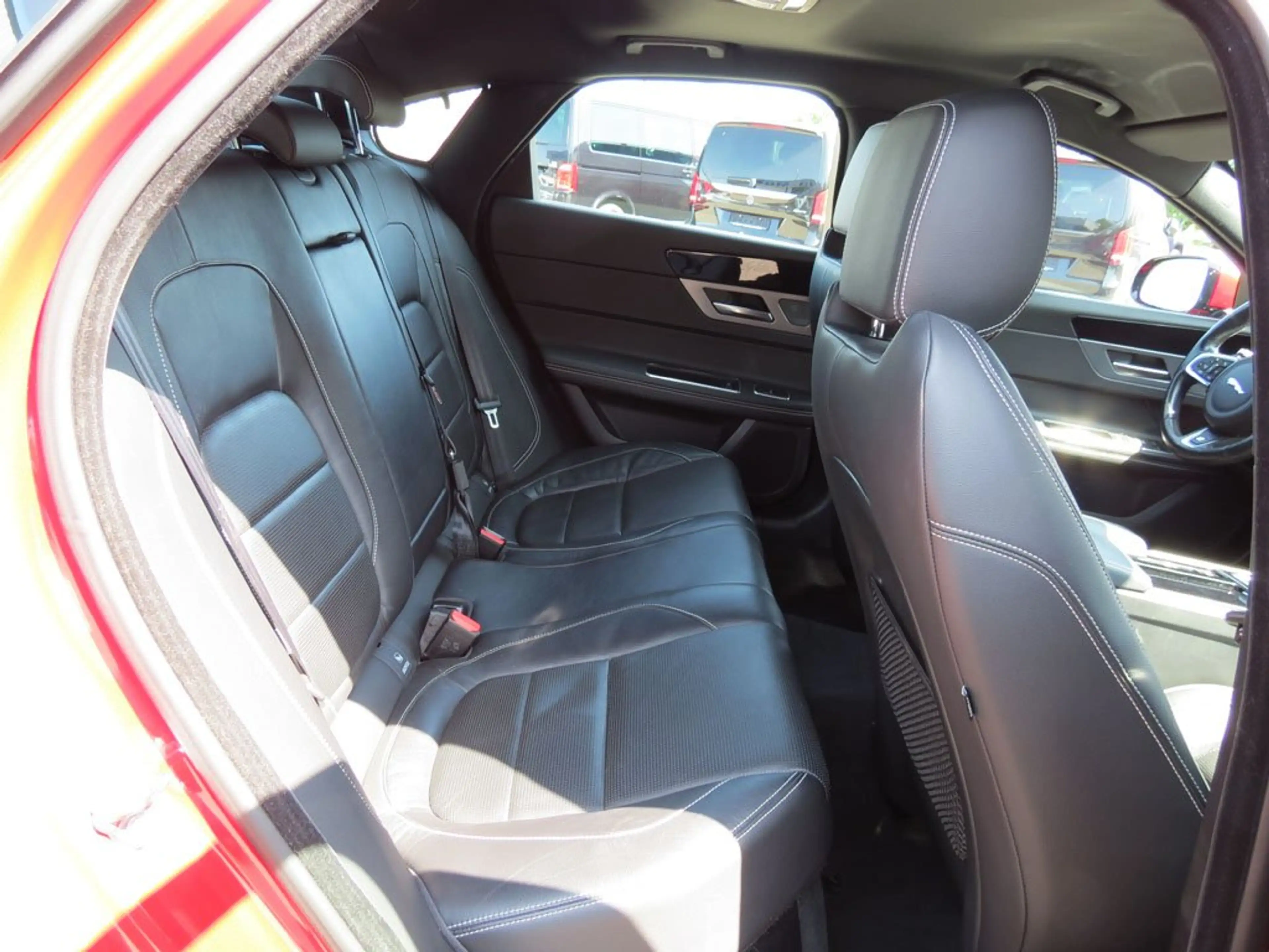 Jaguar XF R-Sport Leder Xenon Kamera 20-Zoll-LMF — photo 14