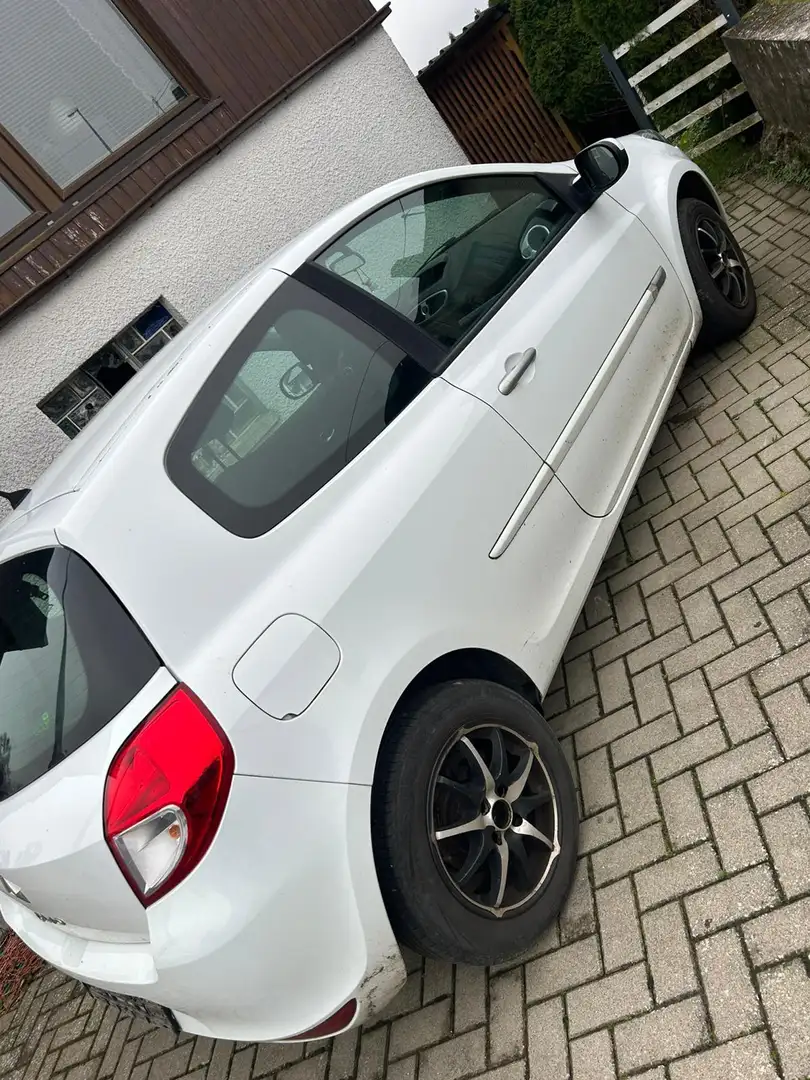 Renault Clio Clio  3-Türer 1.2 16V  Tüv Neu ! Weiß - 2