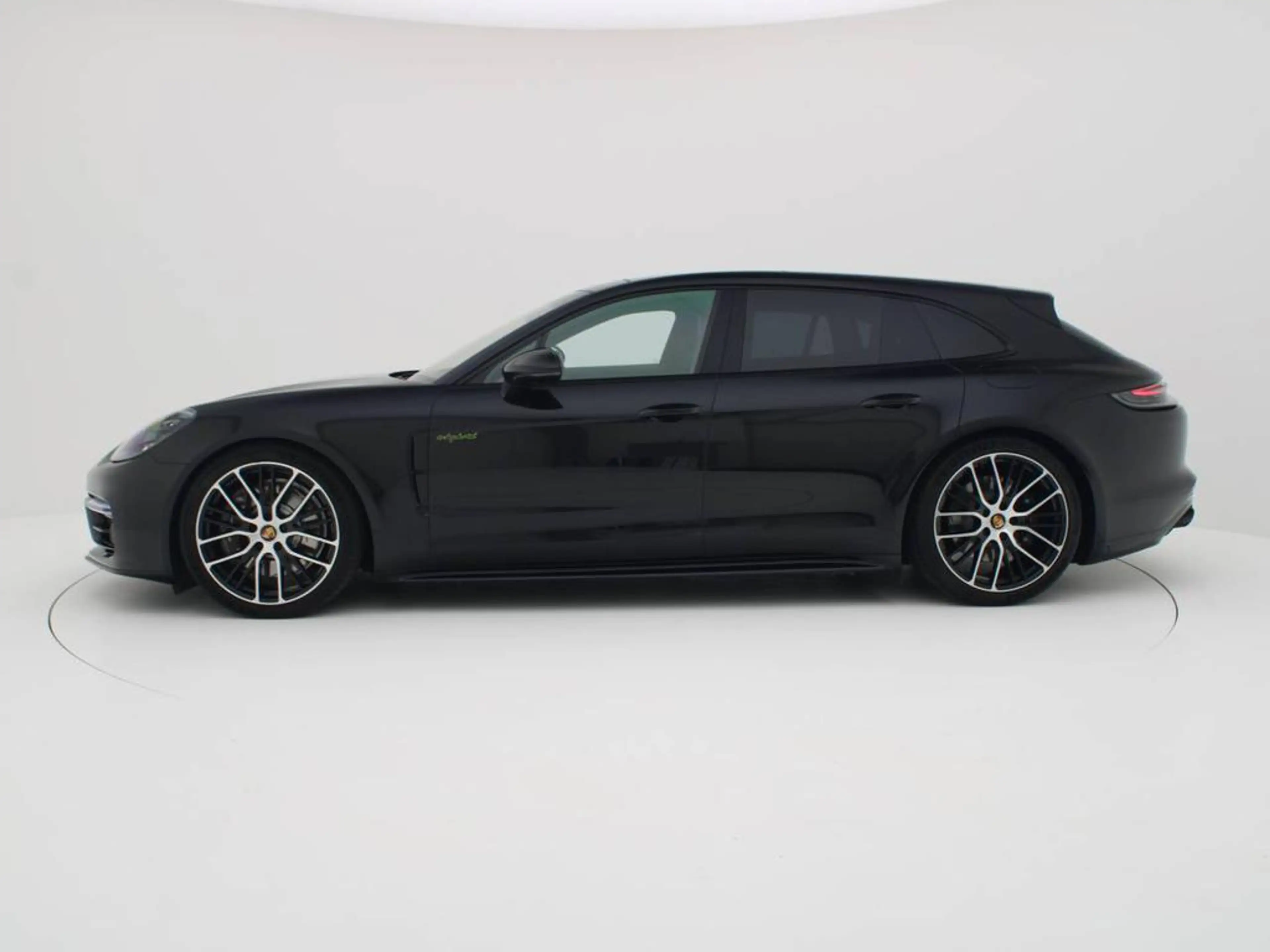 Porsche Panamera Panamera 4 E-Hybrid Sport Turismo Platinum Edition — photo 2