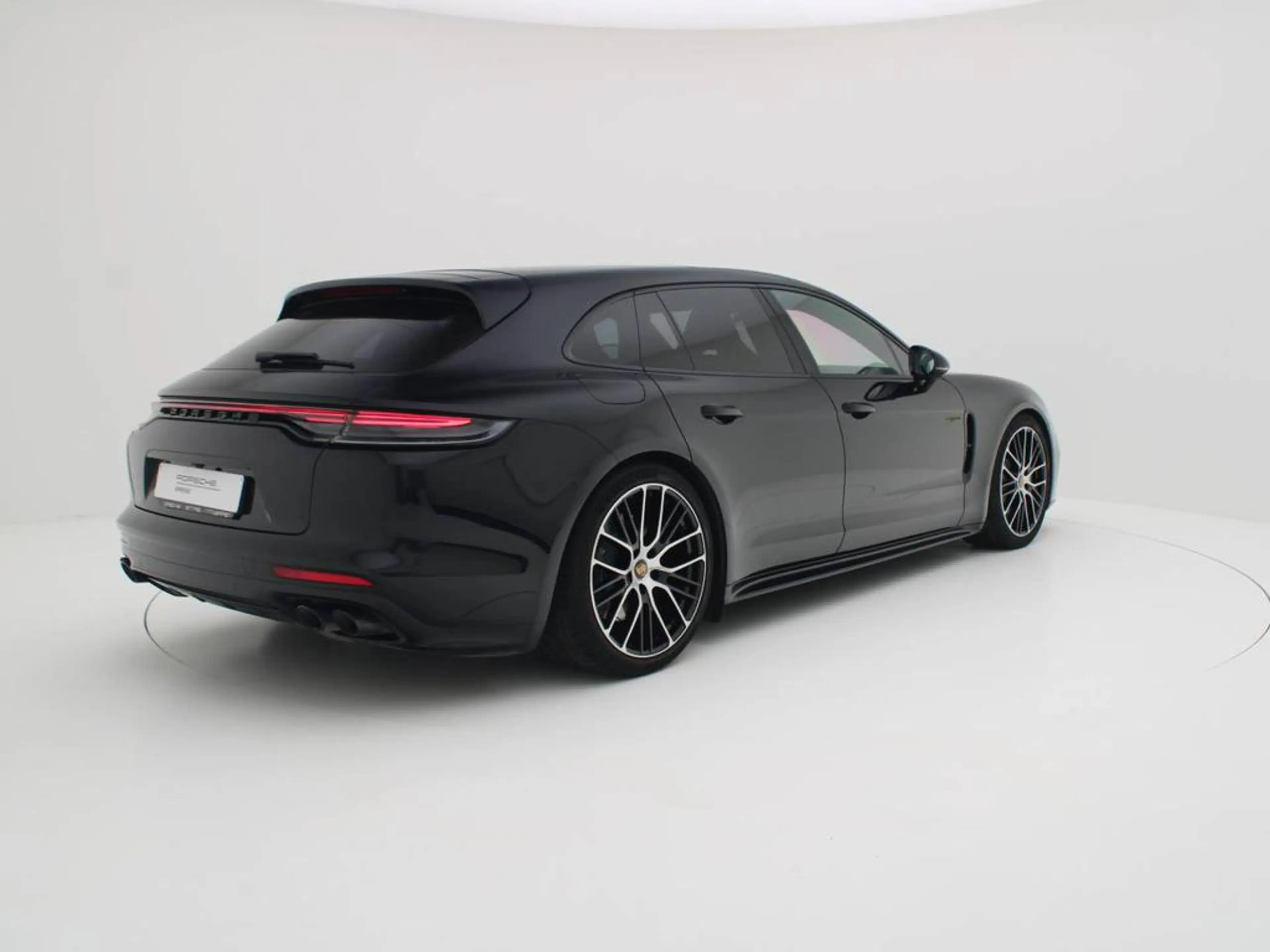 Porsche Panamera Panamera 4 E-Hybrid Sport Turismo Platinum Edition — photo 7