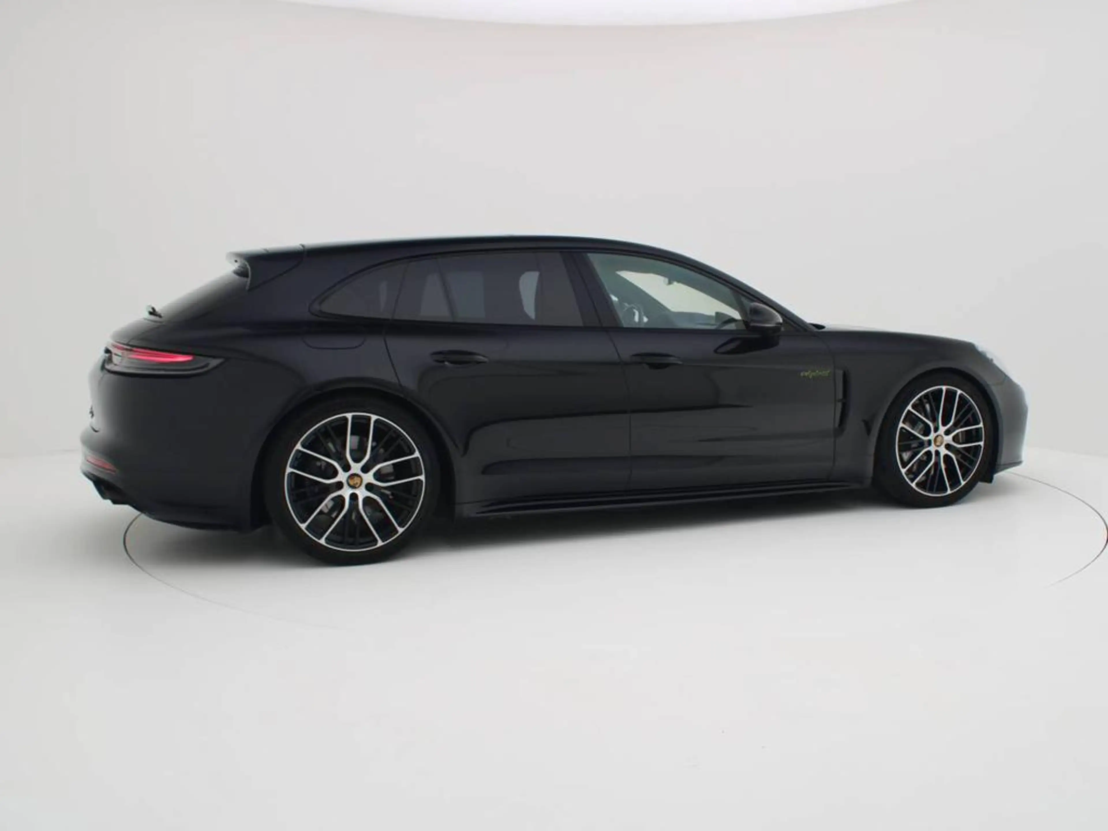 Porsche Panamera Panamera 4 E-Hybrid Sport Turismo Platinum Edition — photo 10