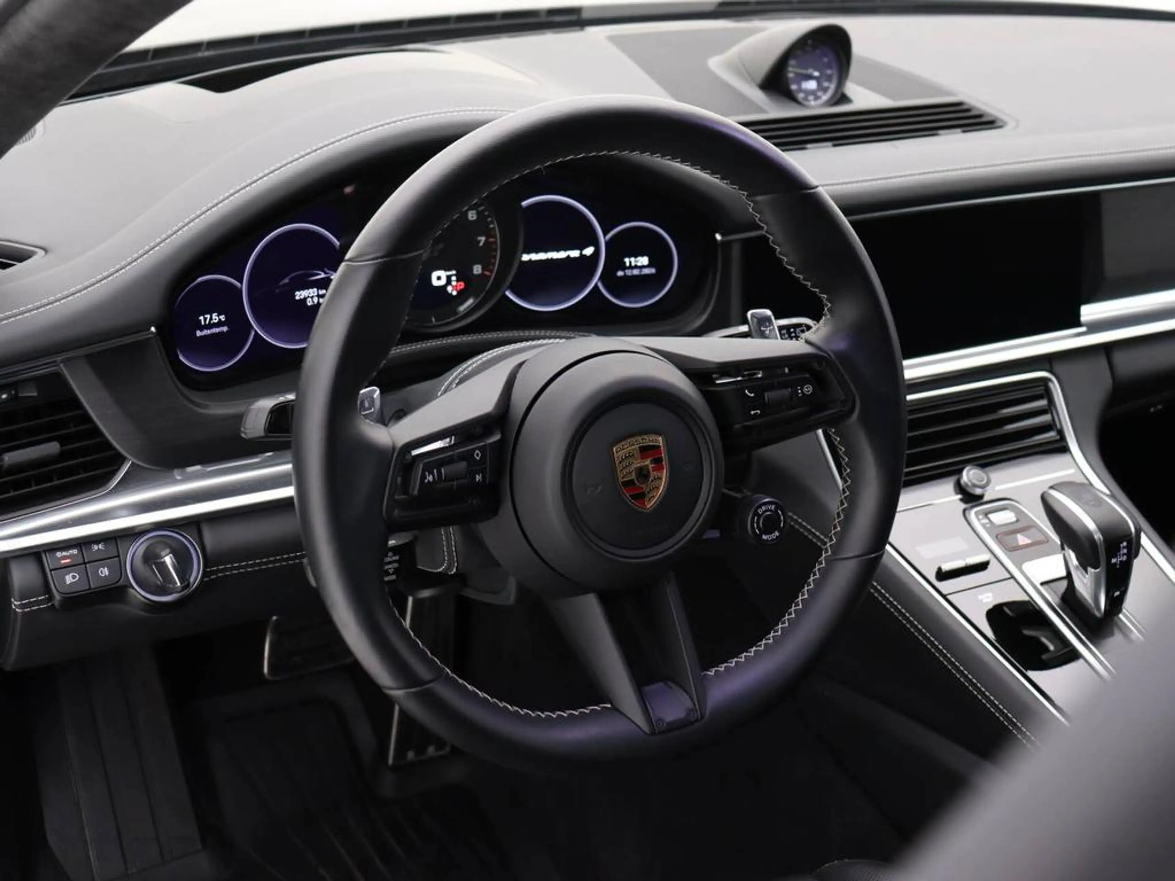 Porsche Panamera Panamera 4 E-Hybrid Sport Turismo Platinum Edition — photo 3