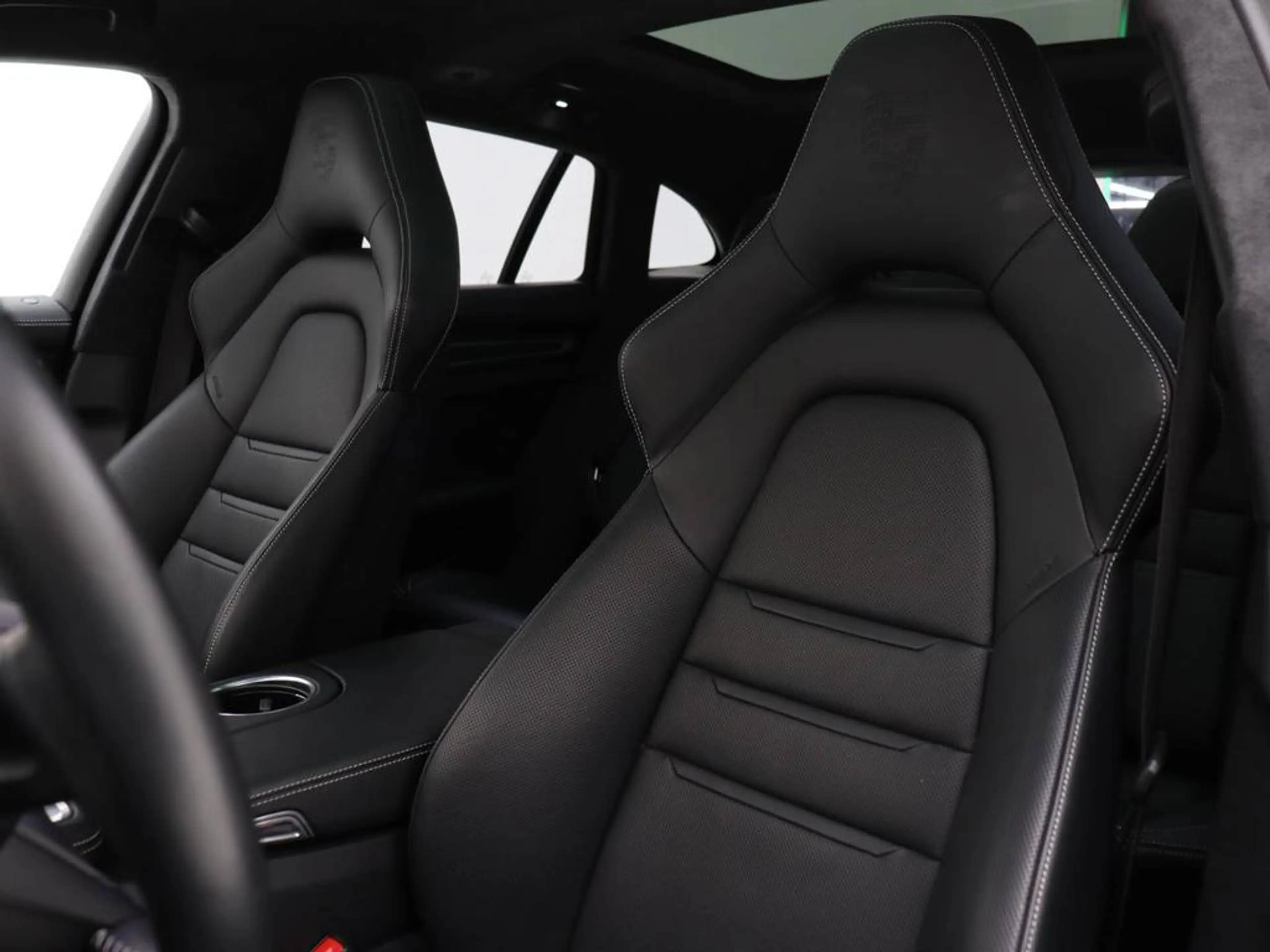 Porsche Panamera Panamera 4 E-Hybrid Sport Turismo Platinum Edition — photo 4