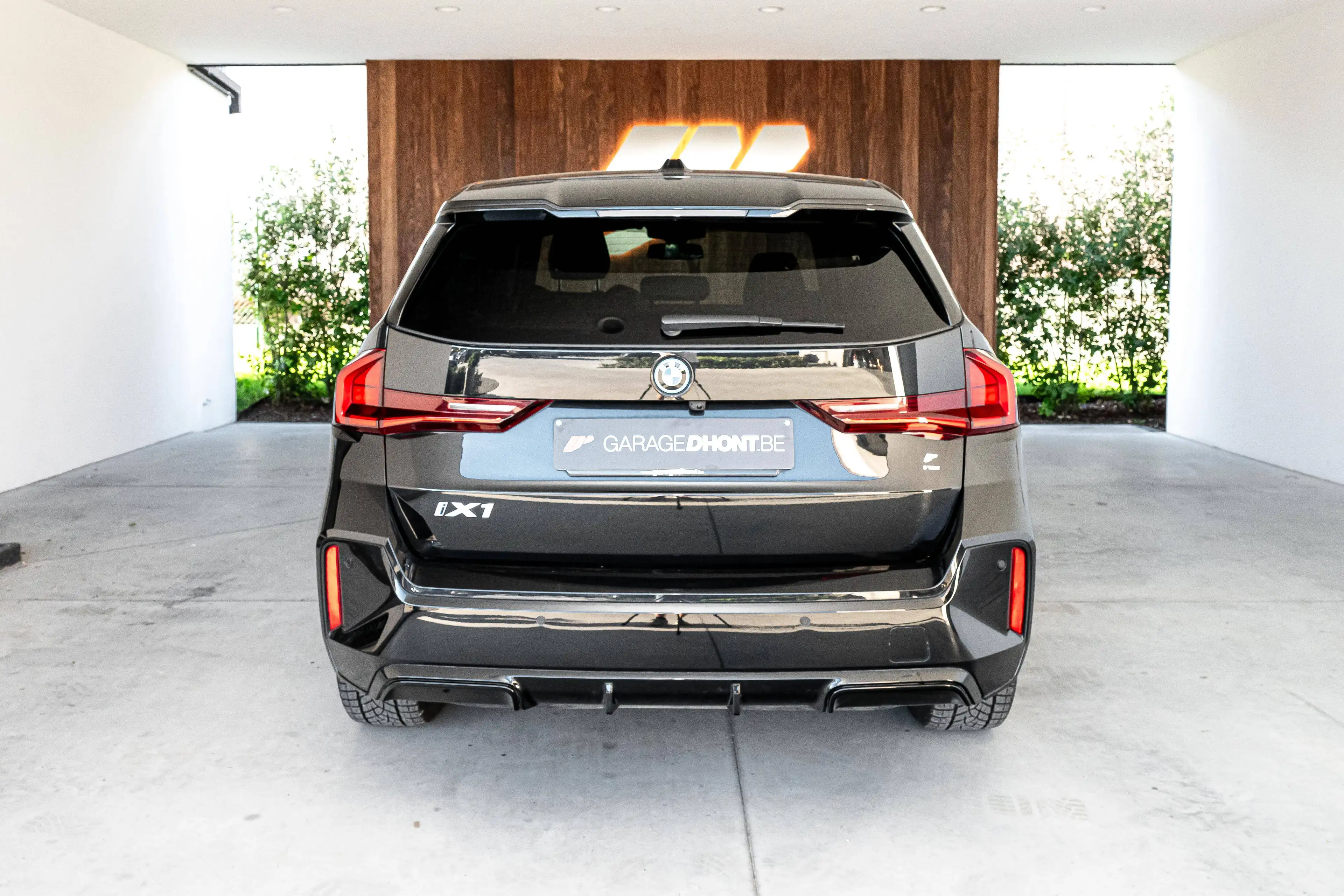 BMW iX1 xDrive 30e - M-pack — photo 5