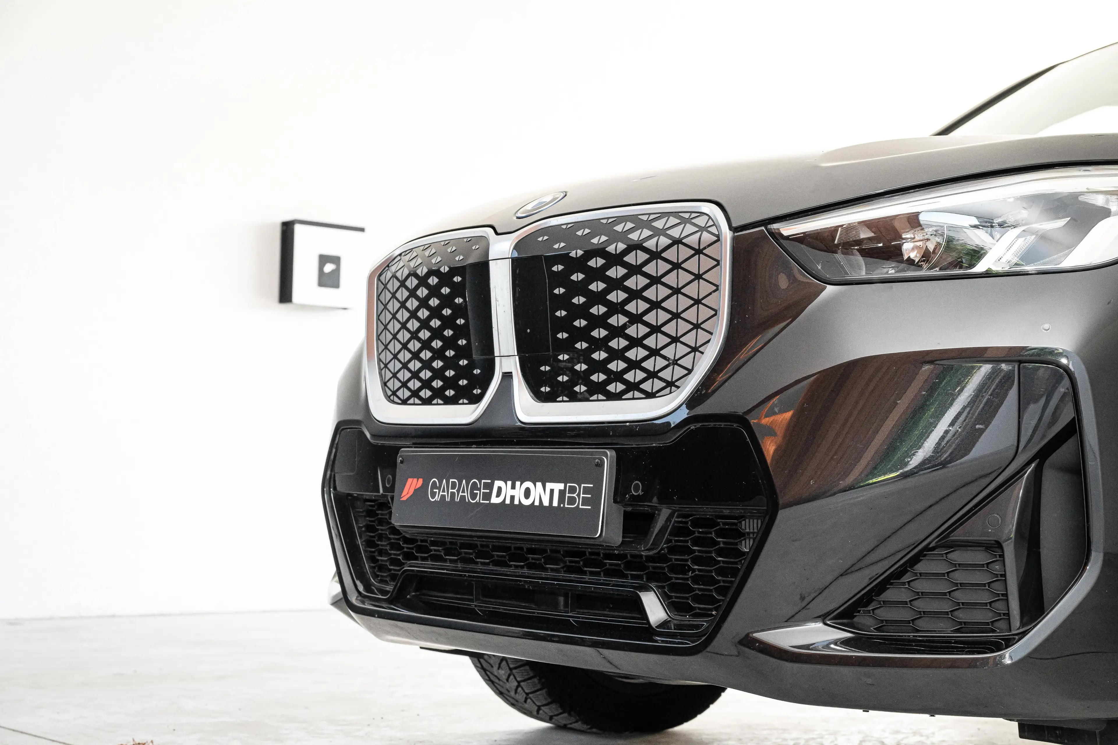 BMW iX1 xDrive 30e - M-pack — photo 12