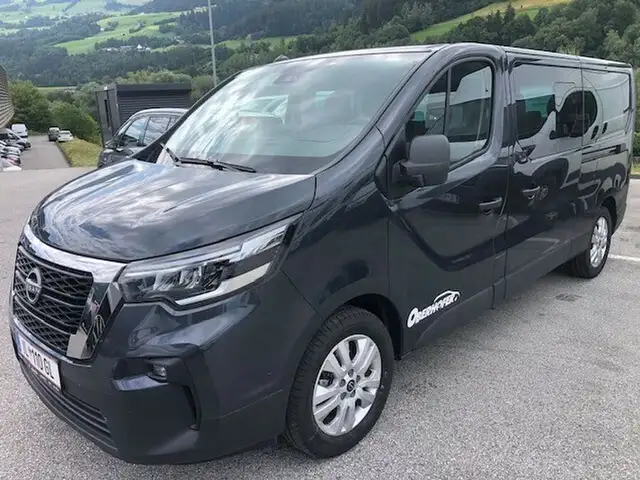 Nissan Primastar Kombi L2H1 3,0t 150 Tekna 9-Sitzer