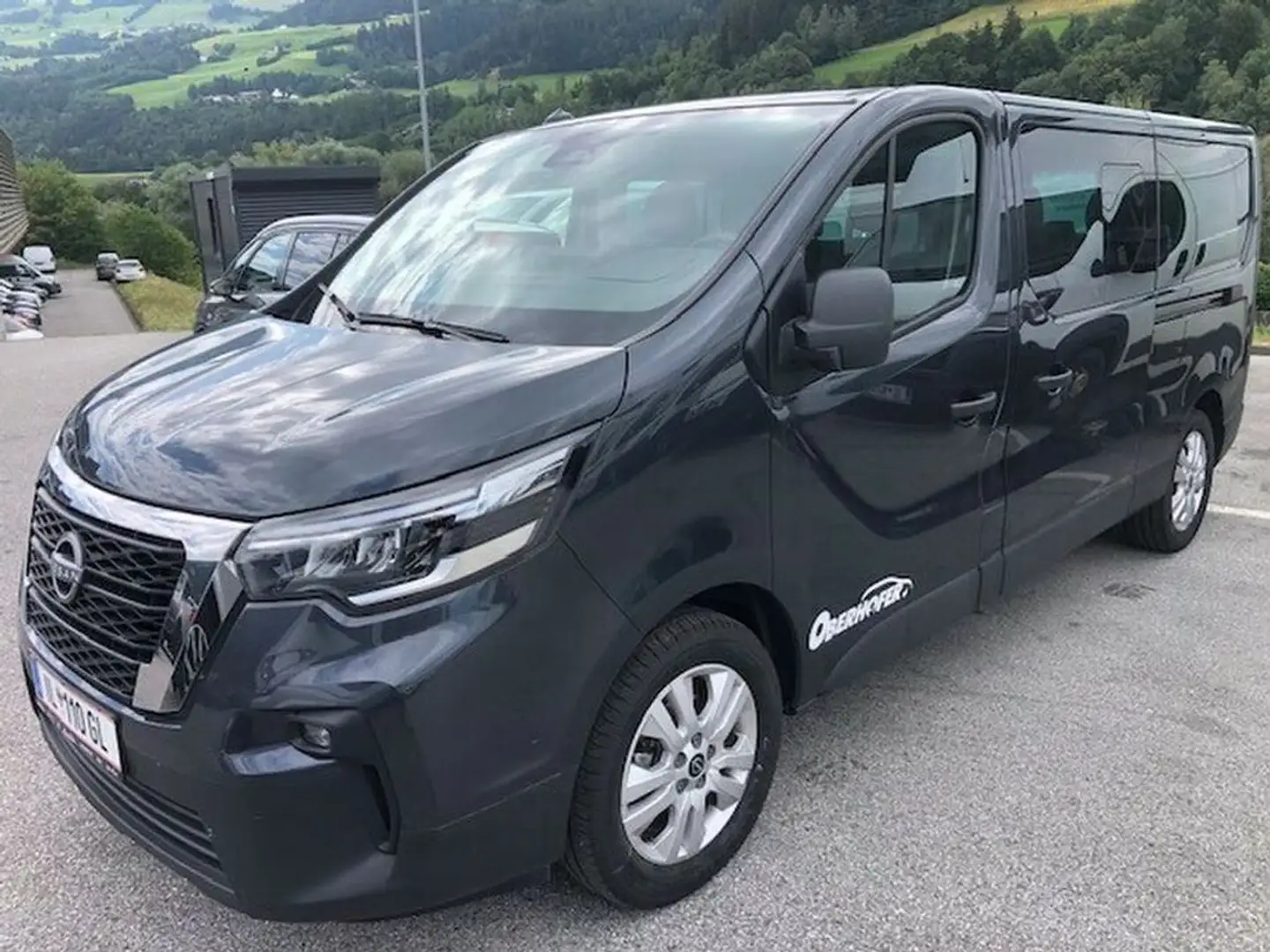 Nissan Primastar Kombi L2H1 3,0t 150 Tekna 9-Sitzer Grau - 1