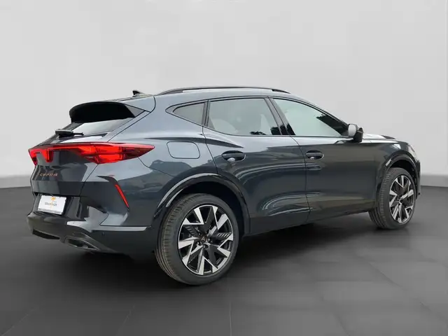 Cupra Formentor view 3