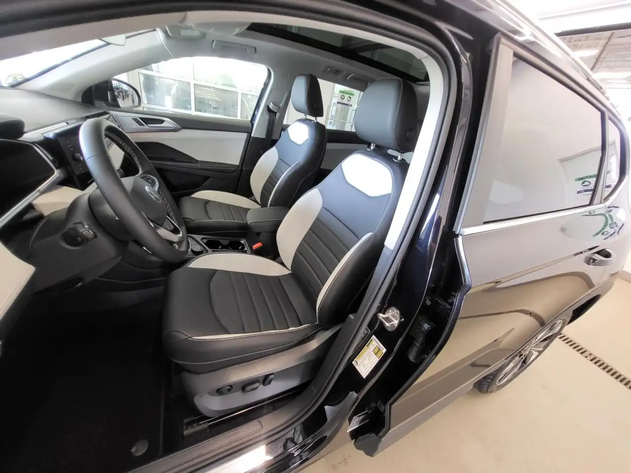 Volkswagen Taos снимка Volkswagen Taos