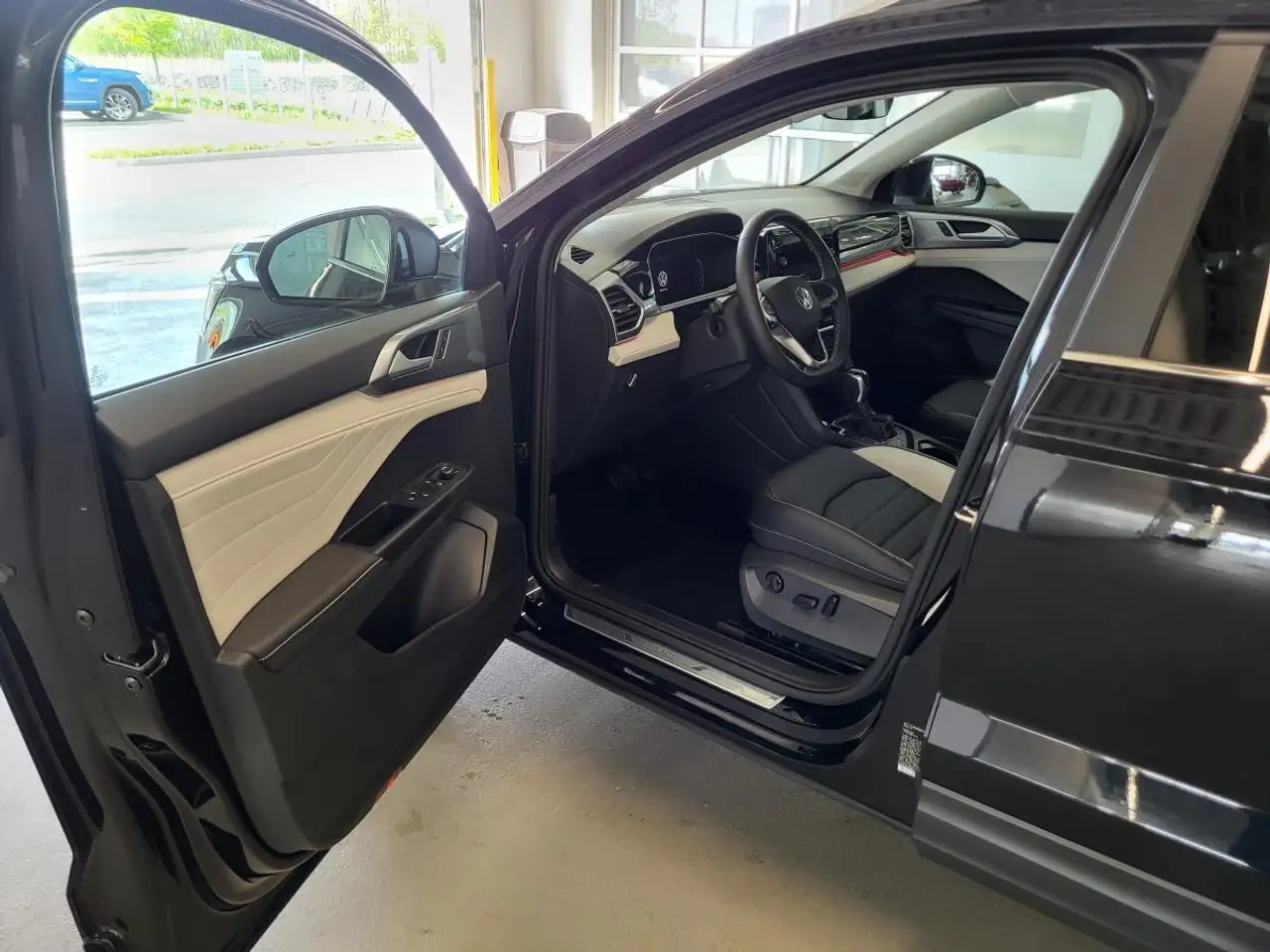 Volkswagen Taos снимка Volkswagen Taos