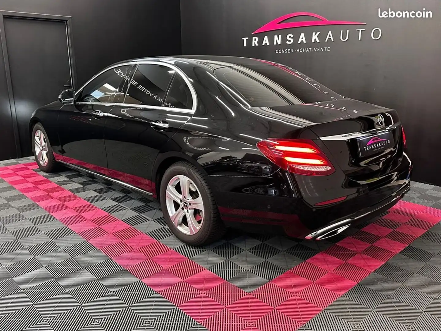 Mercedes-Benz E 220 MERCEDES 220 d 9G-Tronic Advantgarde Line SUIVI RÉVISION À JOUR Noir - 2