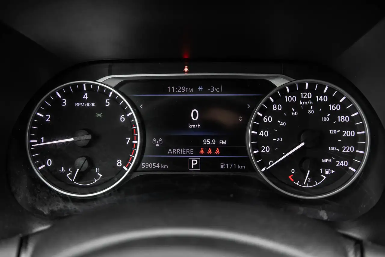 Nissan Sentra снимка Nissan Sentra