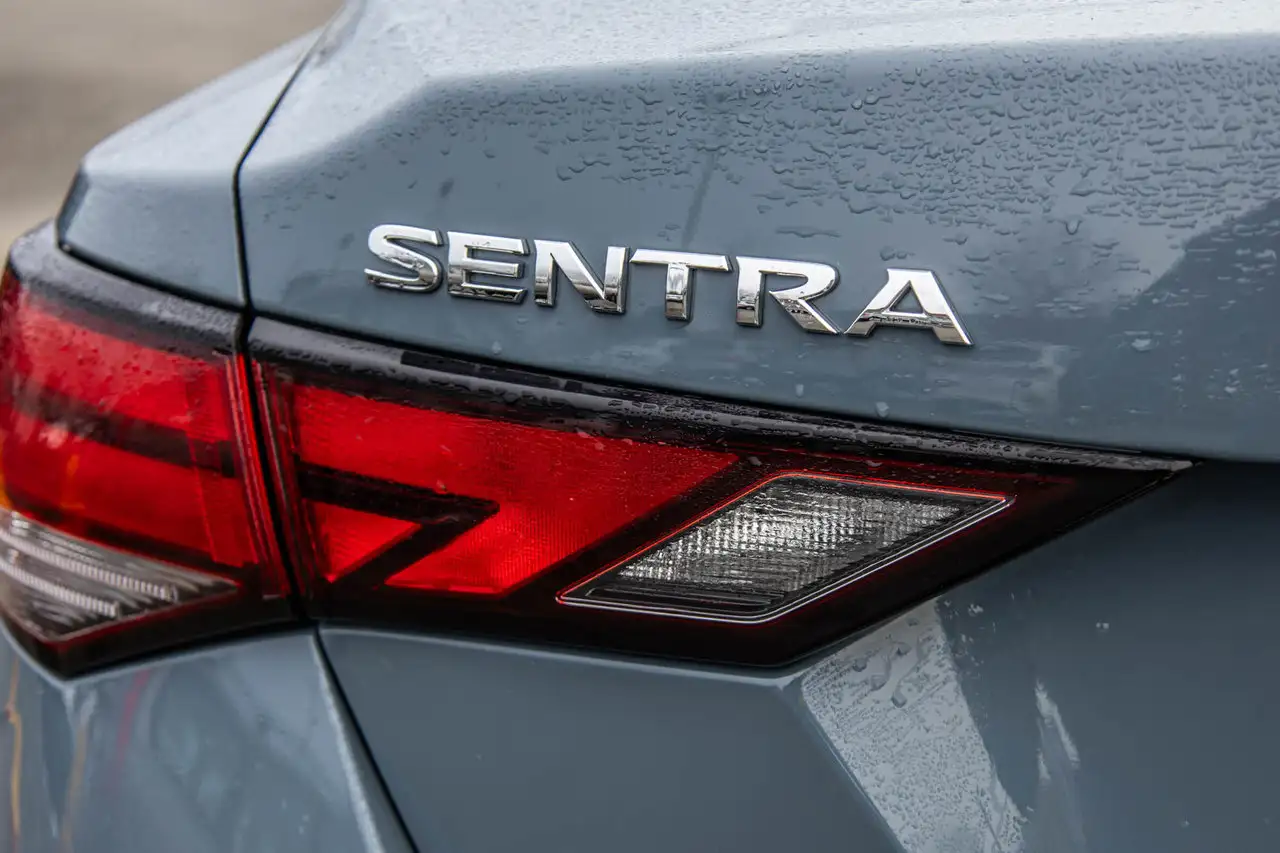 Nissan Sentra снимка Nissan Sentra