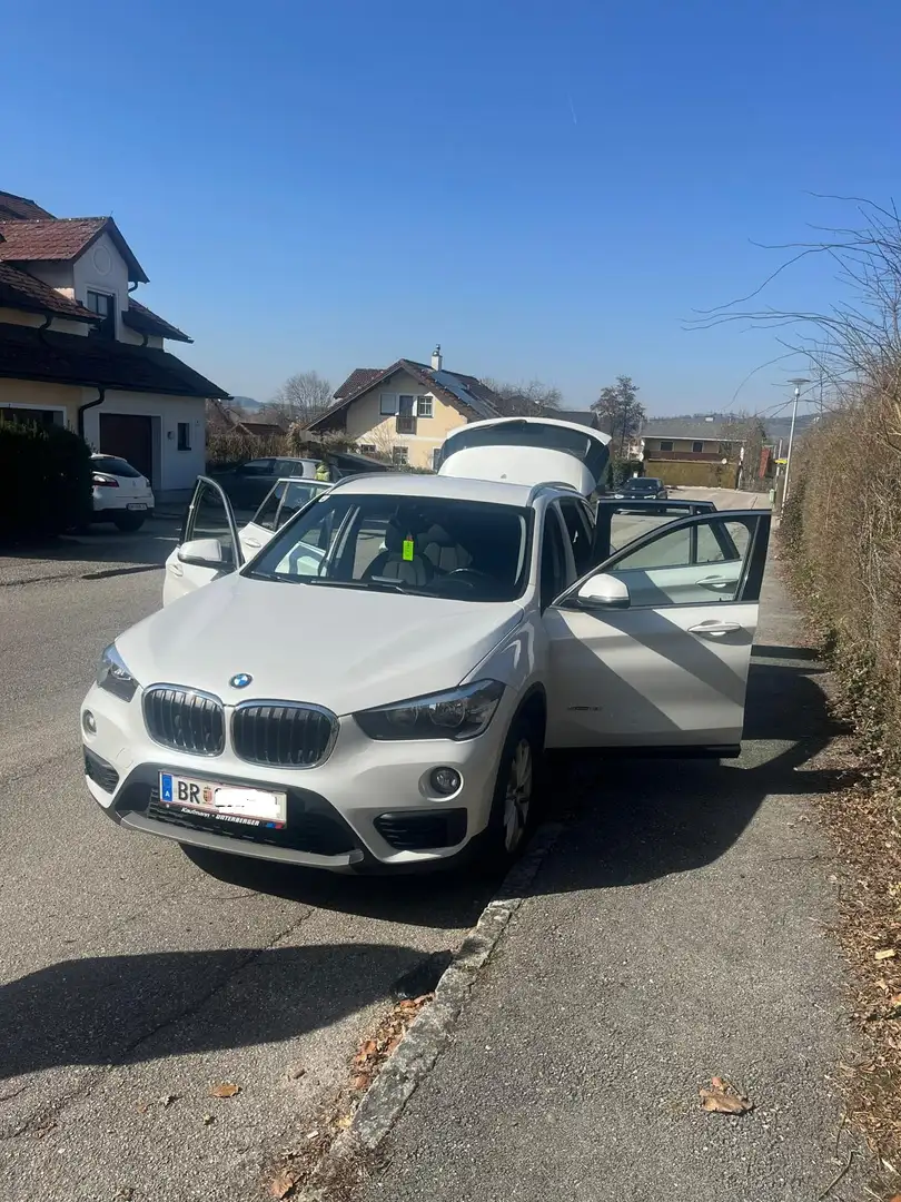 BMW X1 X1 sDrive18i Weiß - 2