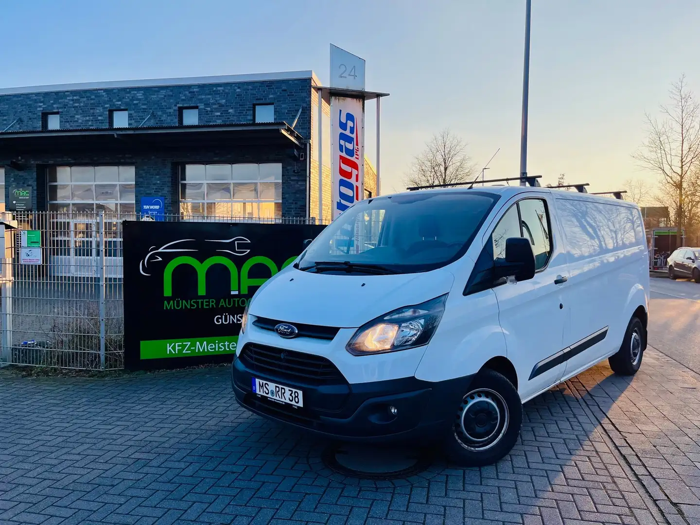 Ford Transit Custom 310 L2 Standheizung AHK NAVI Weiß - 1