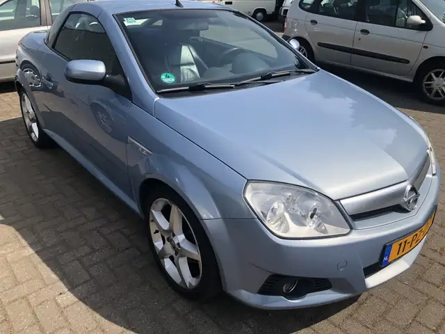 Opel Tigra view 3