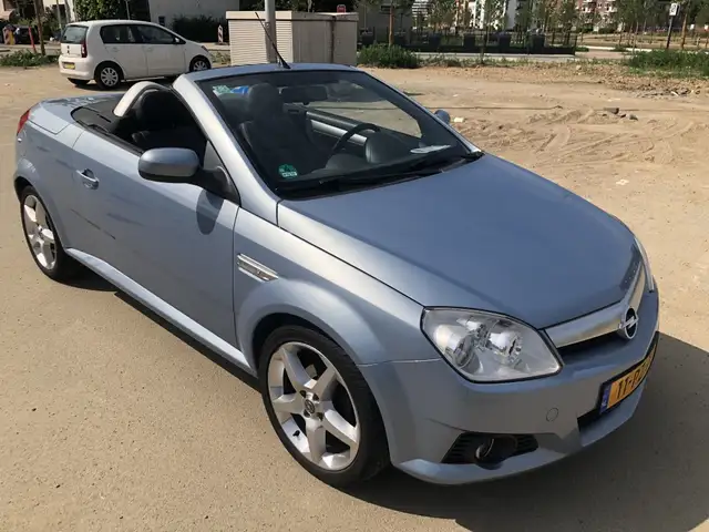 Opel Tigra view 2