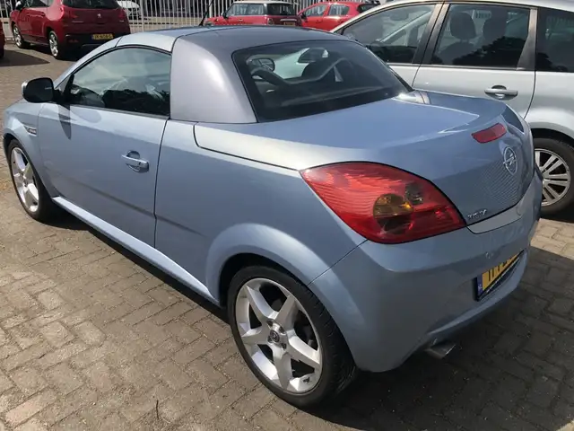 Opel Tigra view 5