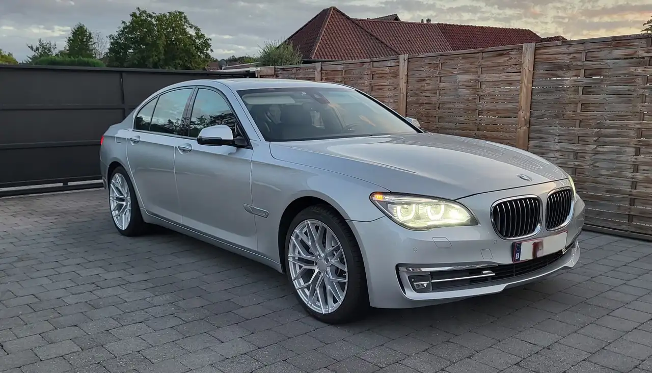 BMW 730