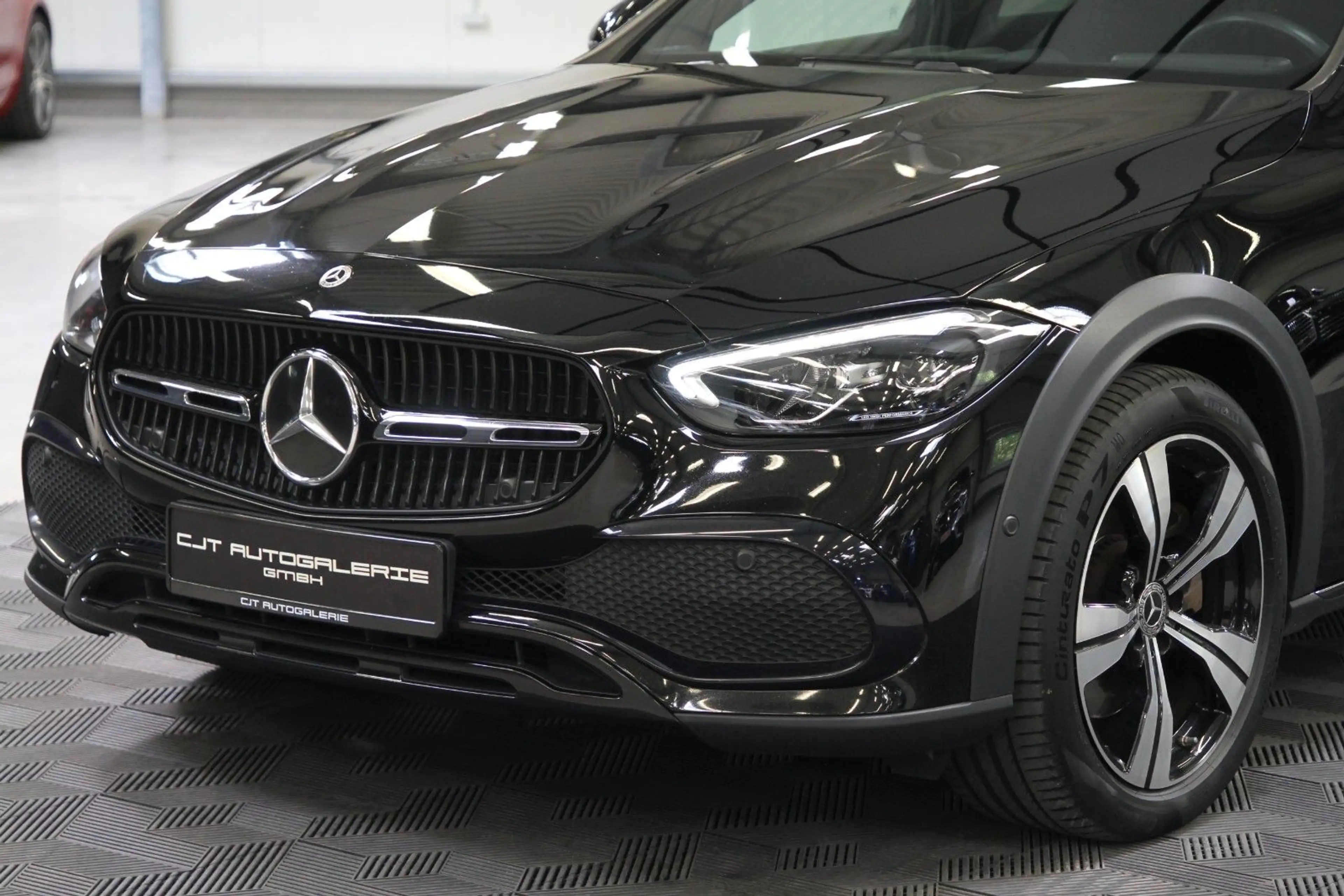 Mercedes-Benz C 220 d T-Modell 4Matic All Terrain — photo 3