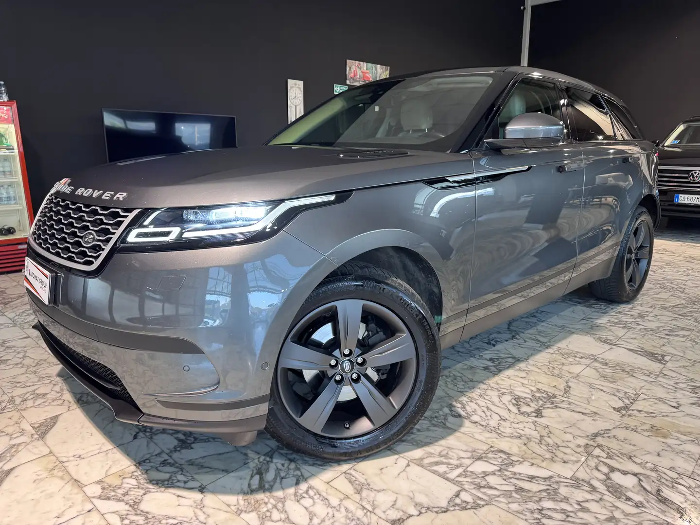 Land Rover Range Rover Velar 2.0d i4 R-Dynamic HSE 240cv auto my19 Grigio - 1