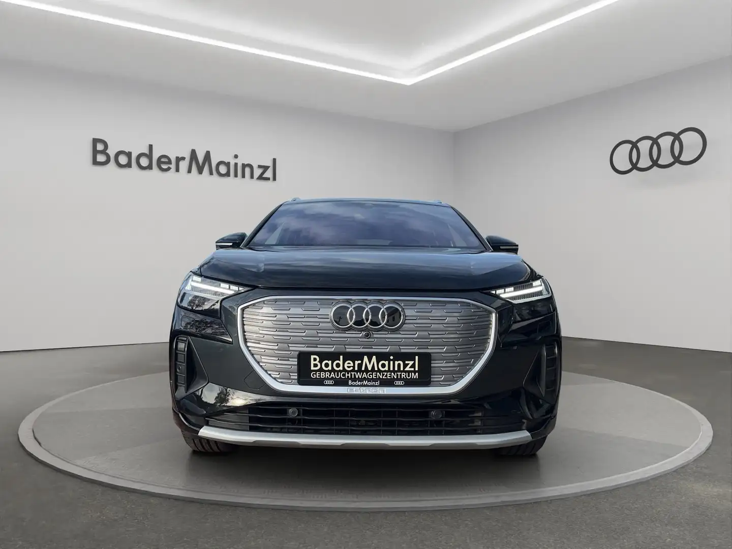 Audi Q4 e-tron HUD AHK Matrix Pano 45 e-tron basis quattro Schwarz - 2