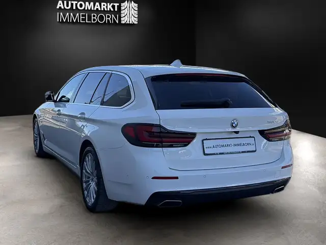 BMW 5 Series view 5