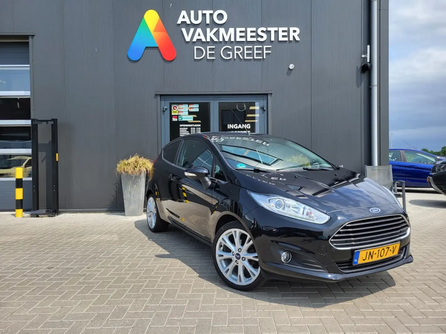 Ford Fiesta 1.0 Ecoboost 100 pk Titanium / 1e eigenaar Noir - 2
