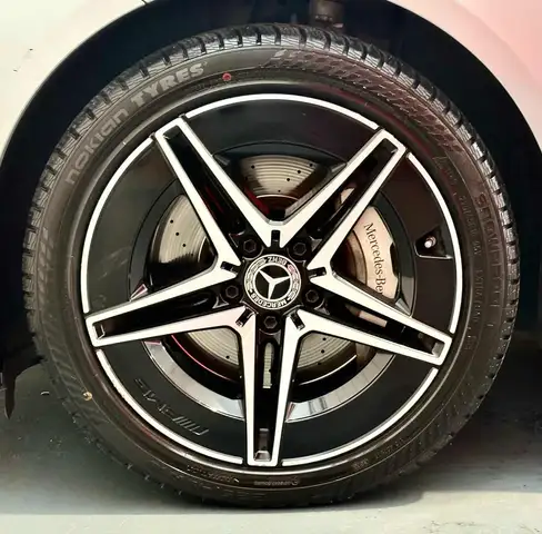 Mercedes-Benz 300 view 22