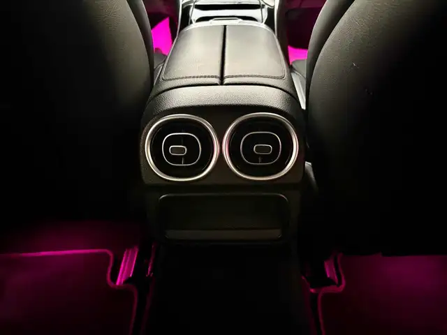 Mercedes-Benz 300 view 21