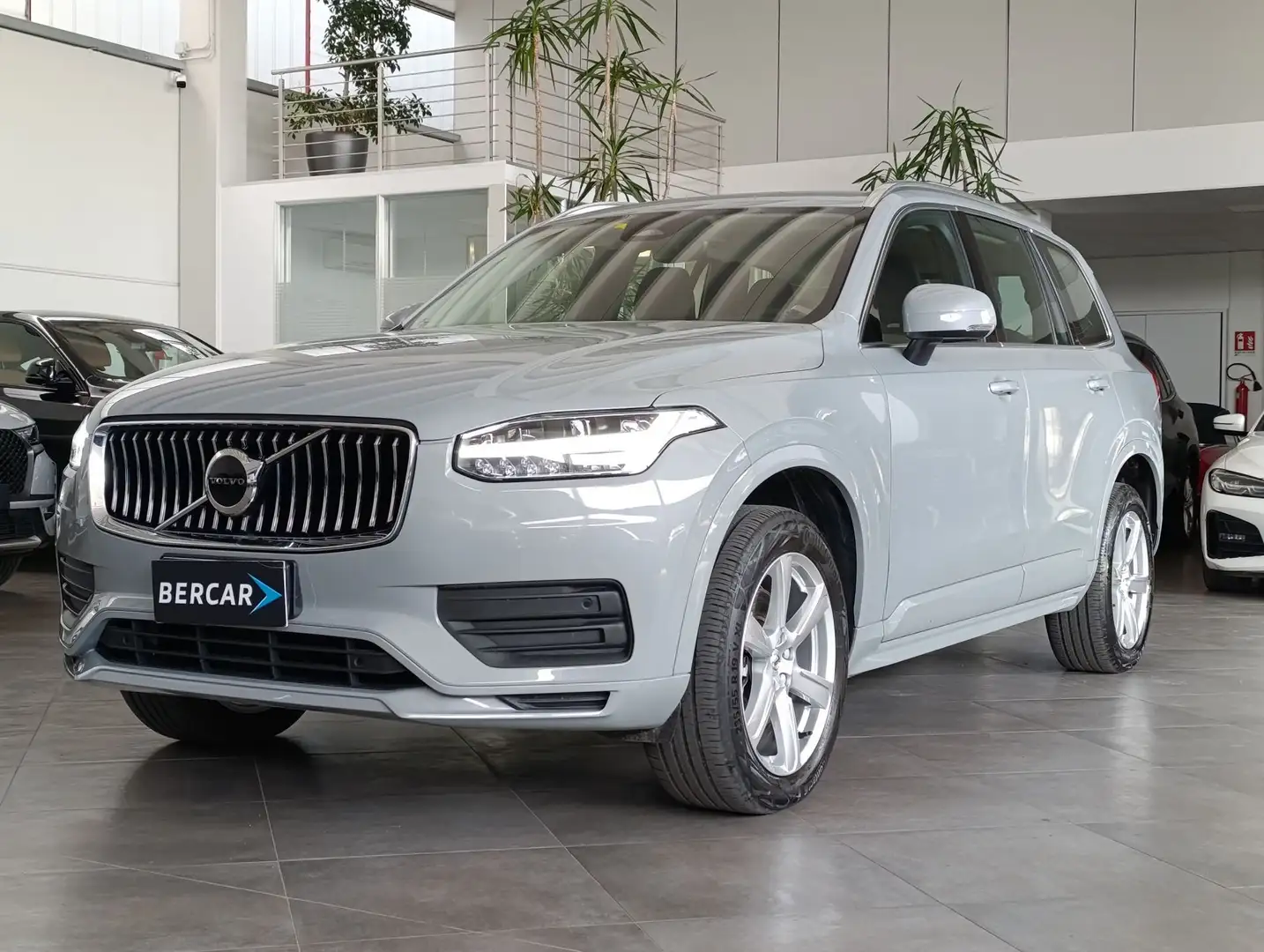 Volvo XC90 B5 (d) AWD automatico 7 posti Core Grey - 1