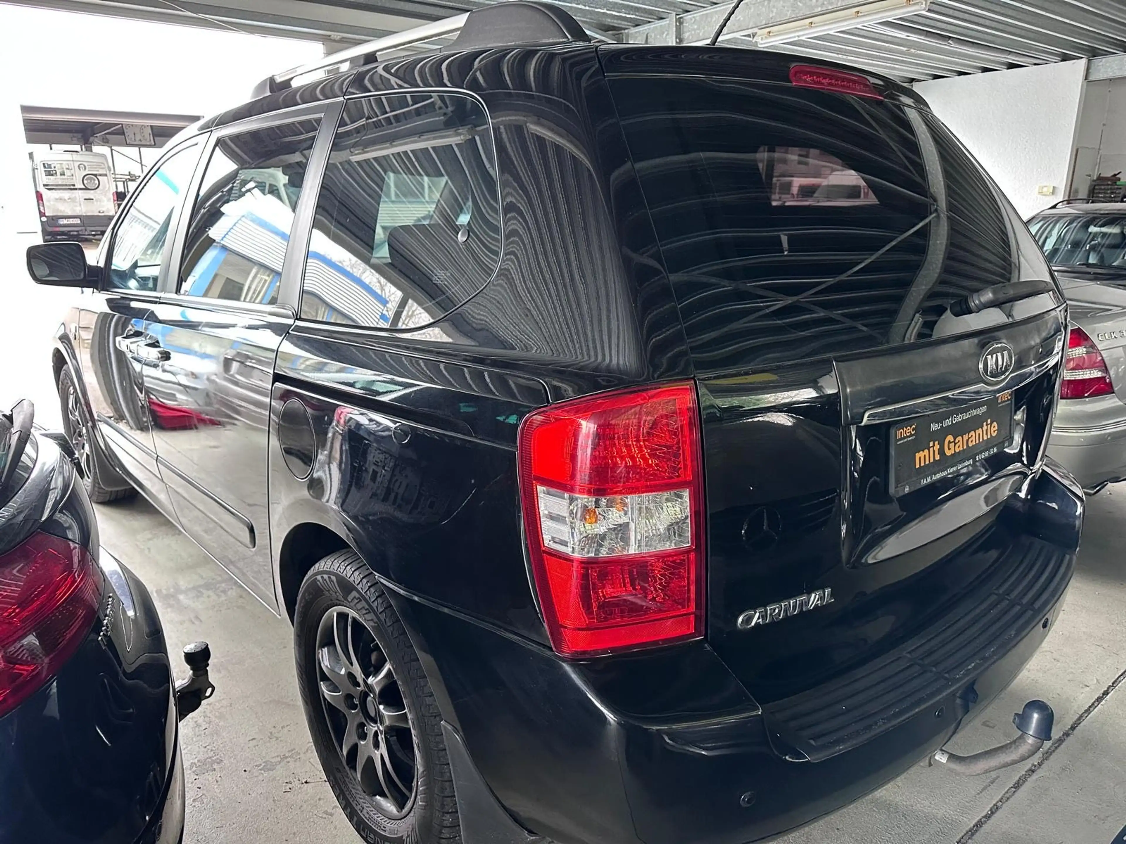 Kia Carnival 2.9 CRDi VGT EX Basis Automatik — photo 4