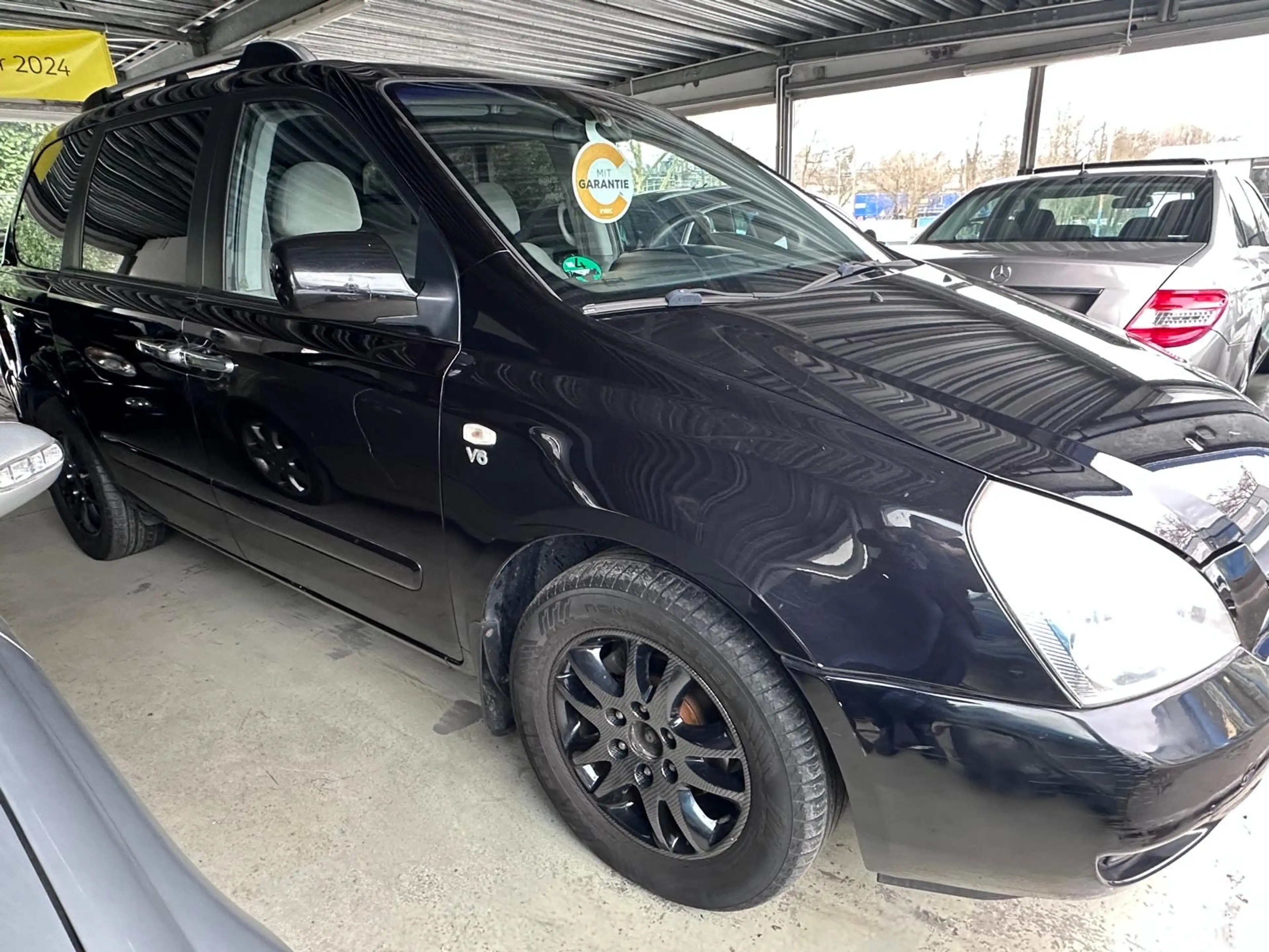 Kia Carnival 2.9 CRDi VGT EX Basis Automatik — photo 3
