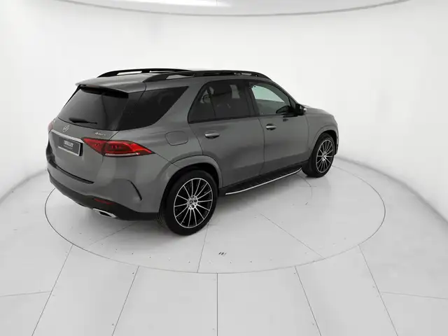 Mercedes-Benz GLE view 4
