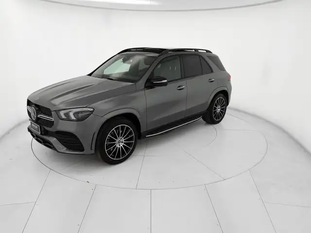 Mercedes-Benz GLE view 2
