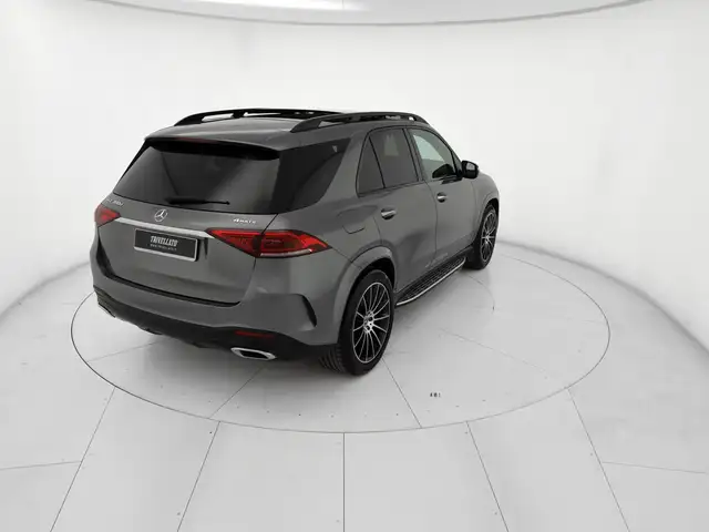 Mercedes-Benz GLE view 3