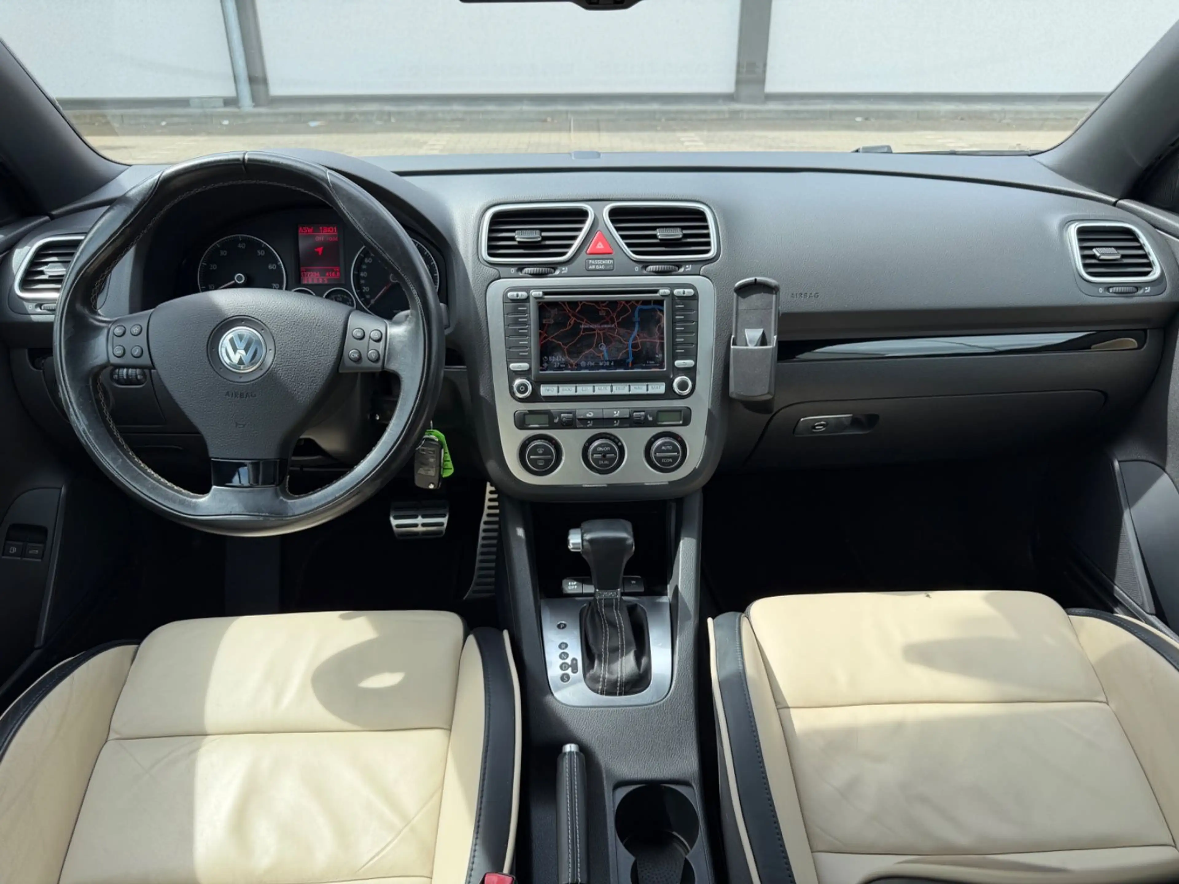 Volkswagen Eos 3.2 V6 Individual Navi Leder SHZ PDC Alus — photo 12