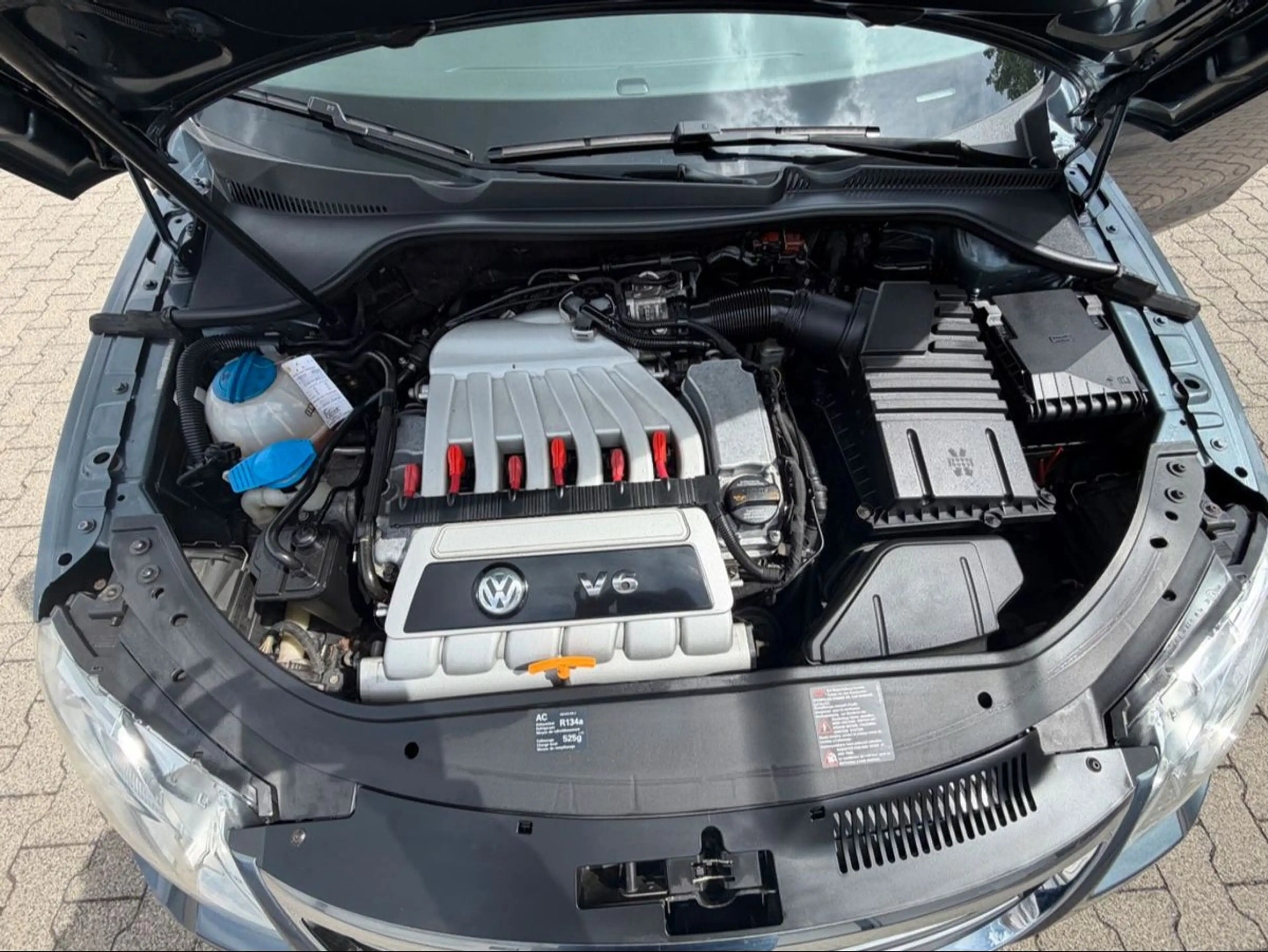 Volkswagen Eos 3.2 V6 Individual Navi Leder SHZ PDC Alus — photo 7