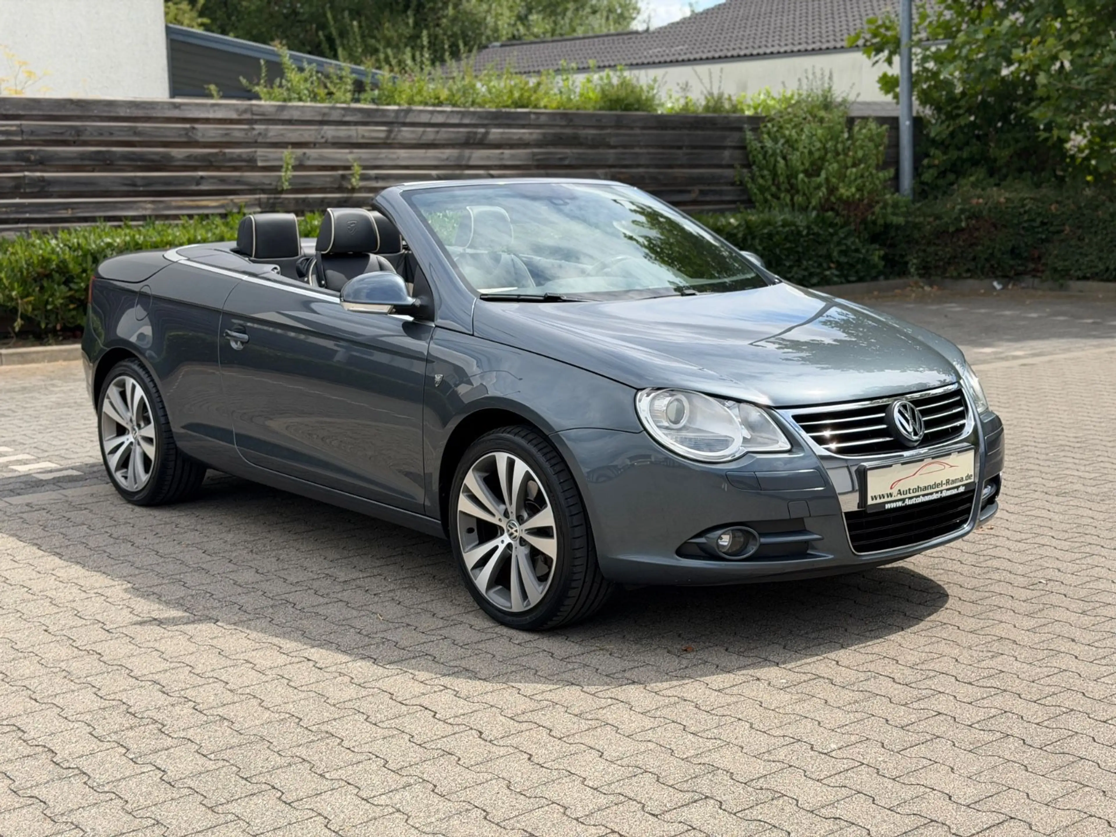 Volkswagen Eos 3.2 V6 Individual Navi Leder SHZ PDC Alus