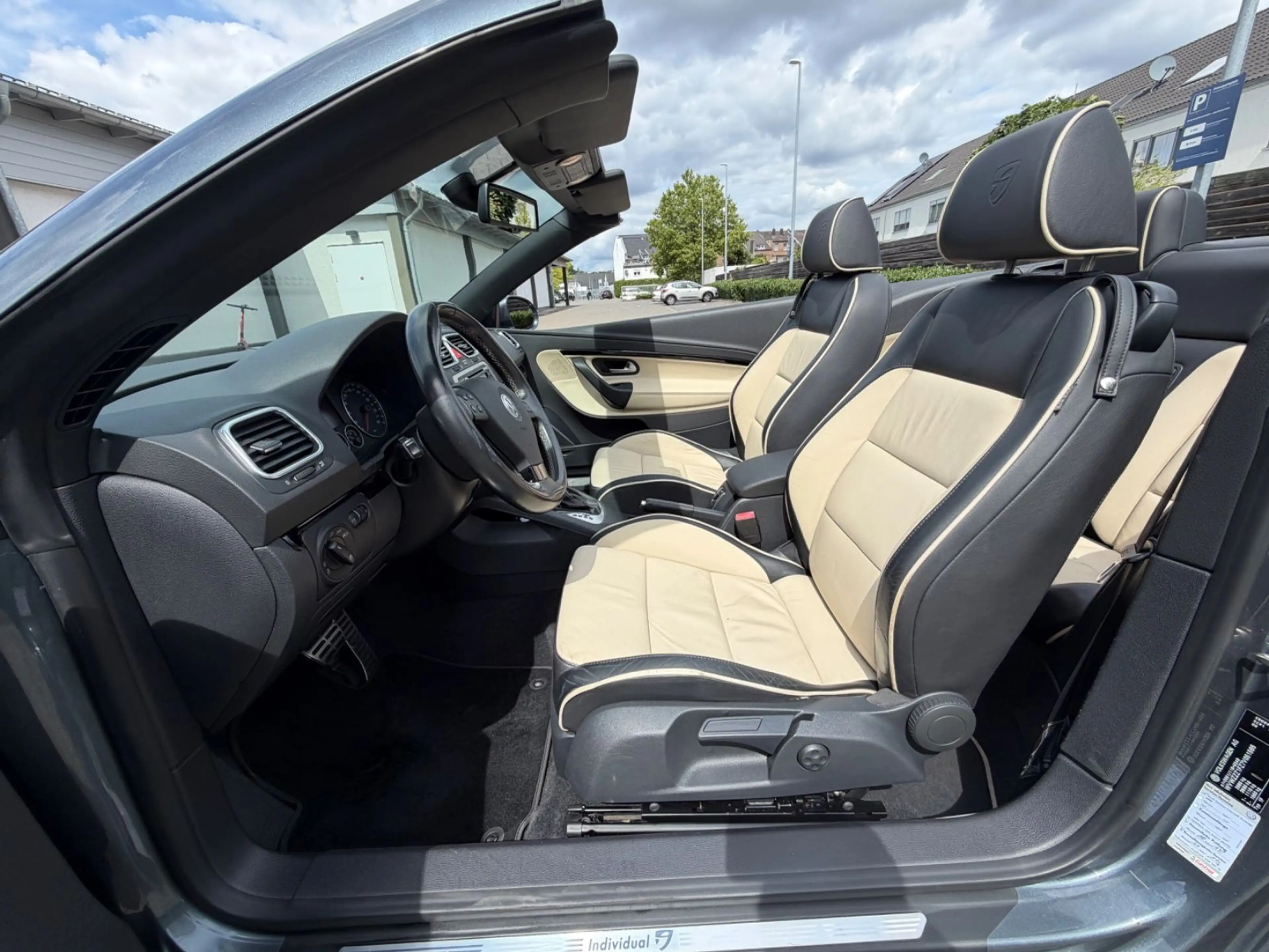 Volkswagen Eos 3.2 V6 Individual Navi Leder SHZ PDC Alus — photo 9