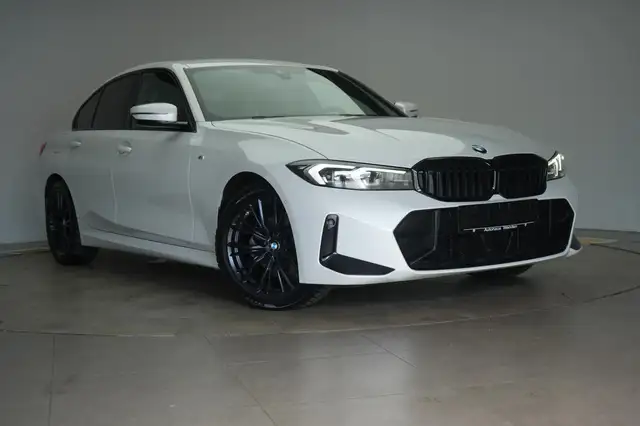 BMW 320 d M-Sport Leder/ACC/Kamera/Carplay/Wide/