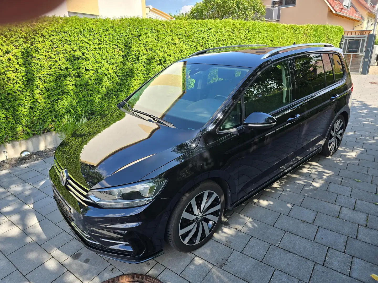 Volkswagen Touran IQ.DRIVE Start-Stopp R-Line Schwarz - 1