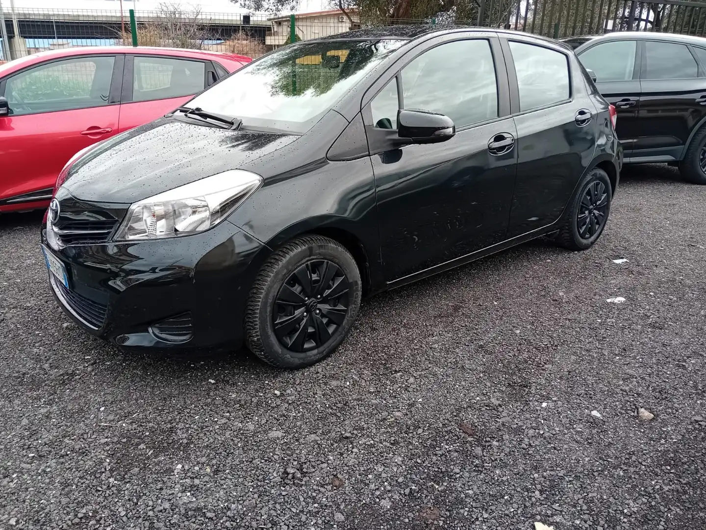 Toyota Yaris Yaris III 2011 5p 1.0 Lounge Noir - 2