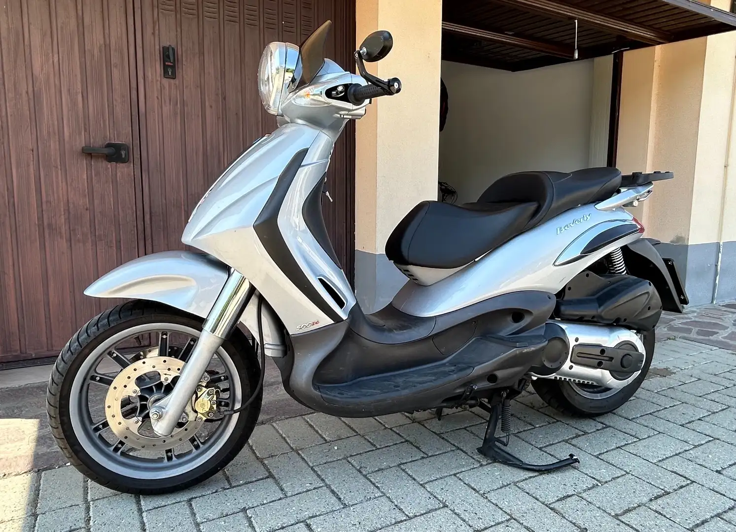 Piaggio Beverly 500 Silber - 2