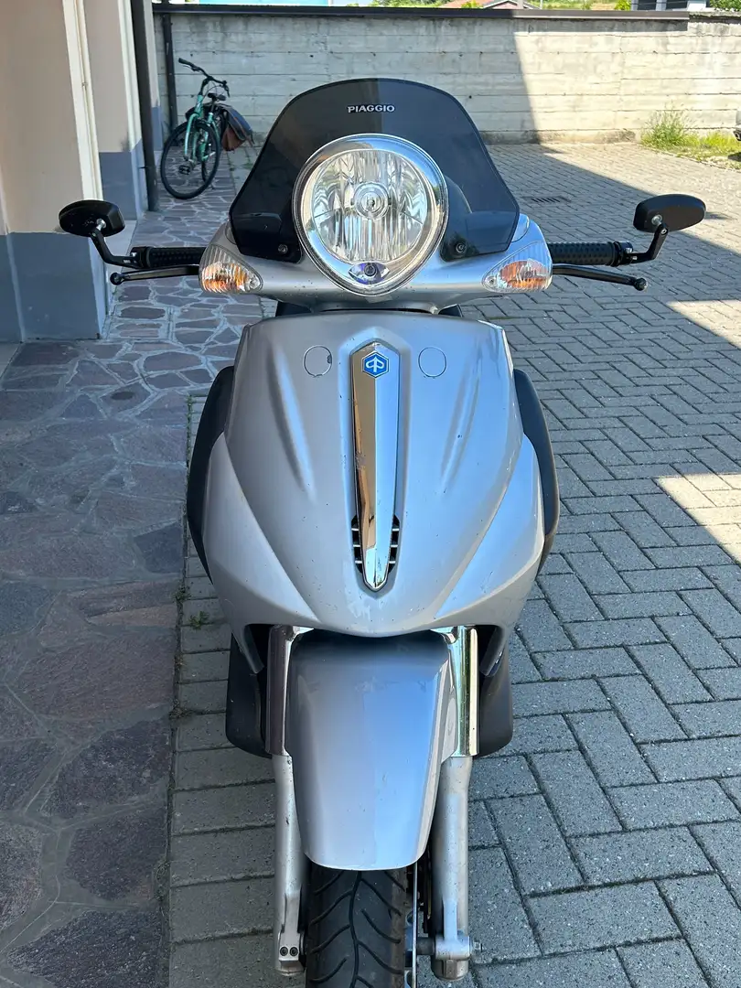 Piaggio Beverly 500 Silber - 1