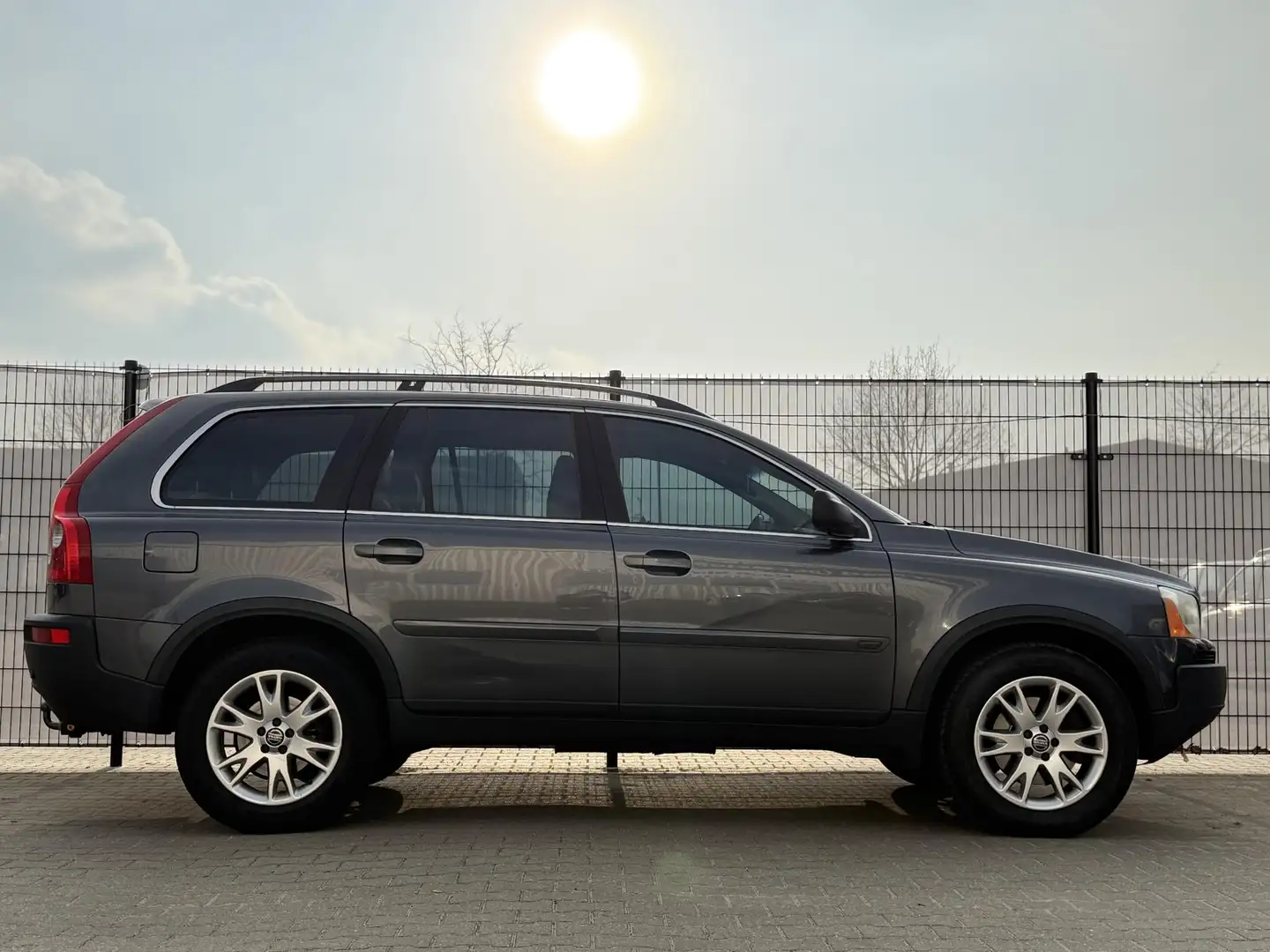 Volvo XC90 4.4 V8 Executive 7 persoons! Automaat! Leder! Grijs - 2