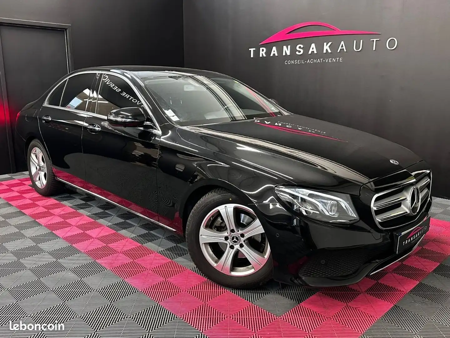 Mercedes-Benz E 220 MERCEDES 220 d 9G-Tronic Advantgarde Line SUIVI RÉVISION À JOUR Noir - 1