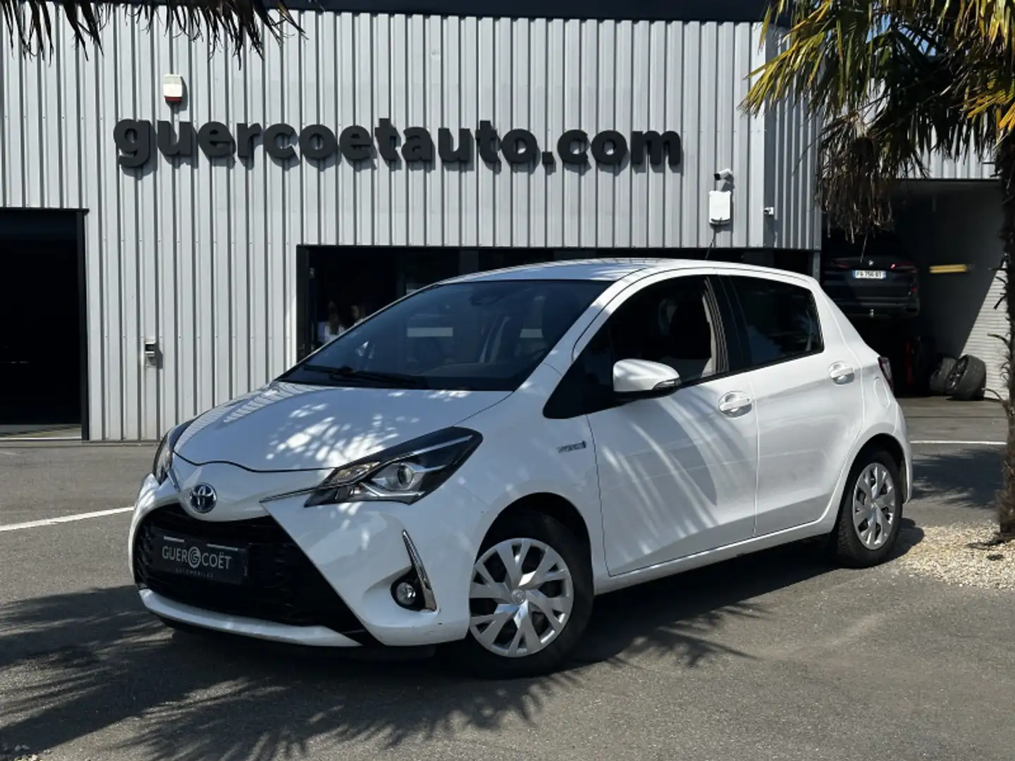Toyota Yaris 100H FRANCE BUSINESS 5P MY19 Blanc - 1