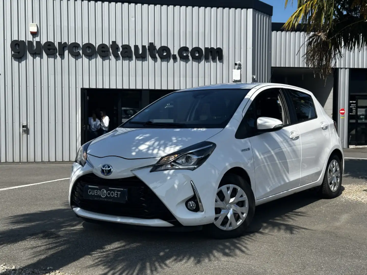 Toyota Yaris 100H FRANCE BUSINESS 5P MY19 Blanc - 2