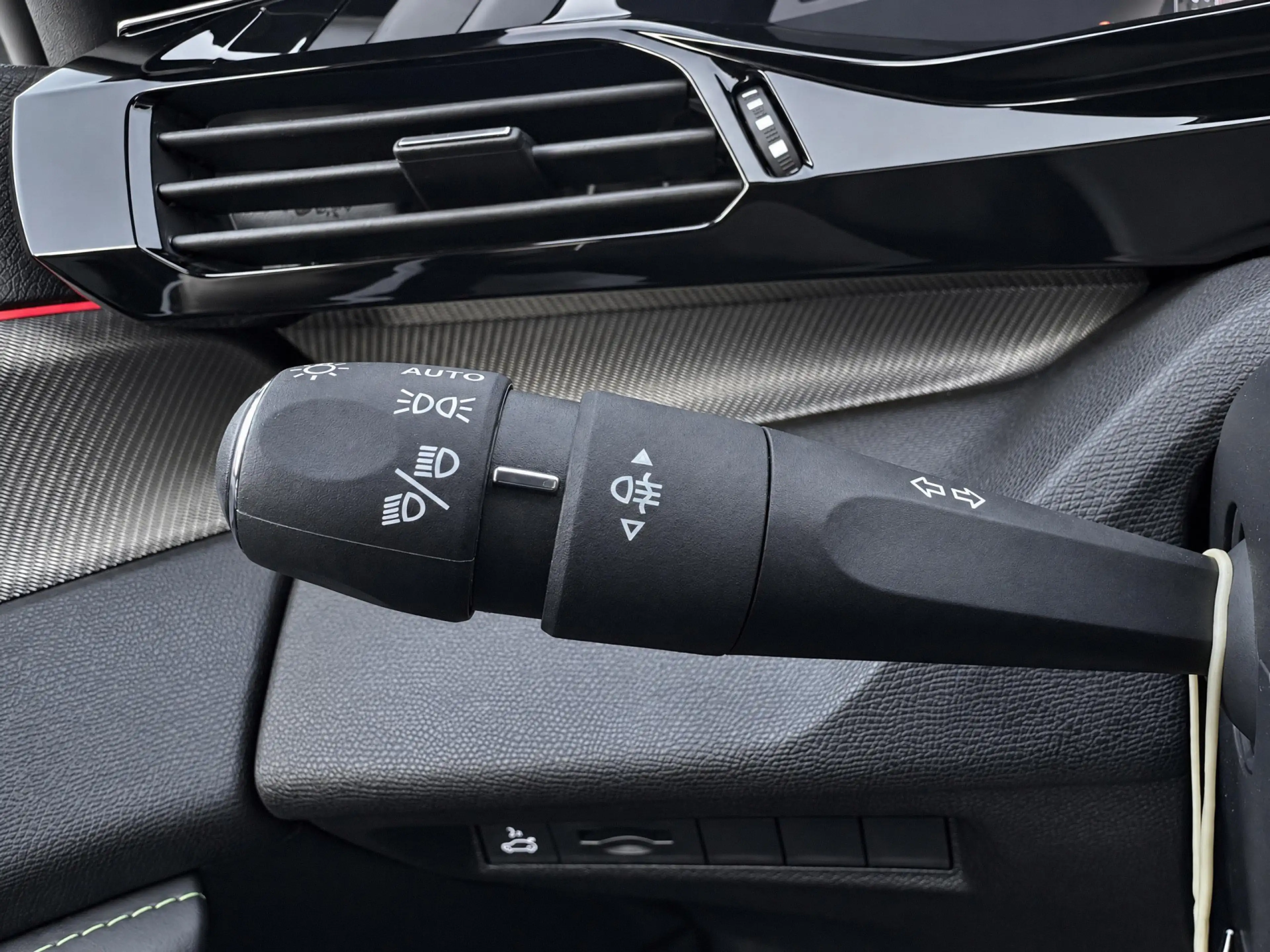 Peugeot 408 1.2 PureTech GT 130 EAT8 Automaat! — photo 11